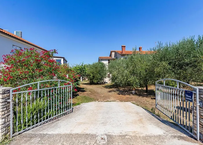 Daire Three-bedroom In Medulin