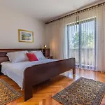 Lägenhet Three-bedroom In Medulin
