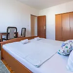 Three-bedroom In Lägenhet