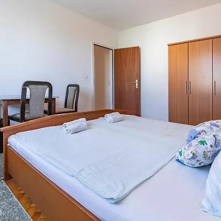 Three-bedroom In Apartament