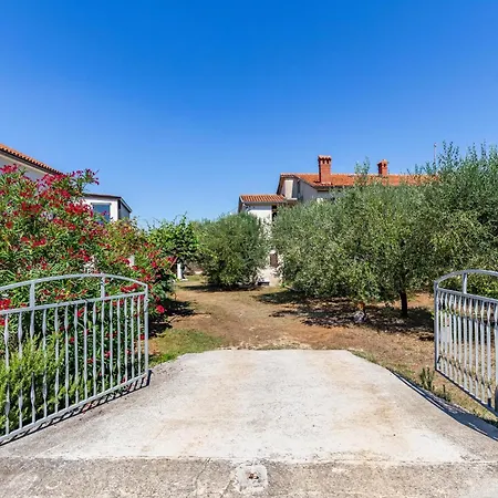Lägenhet Three-bedroom In Medulin